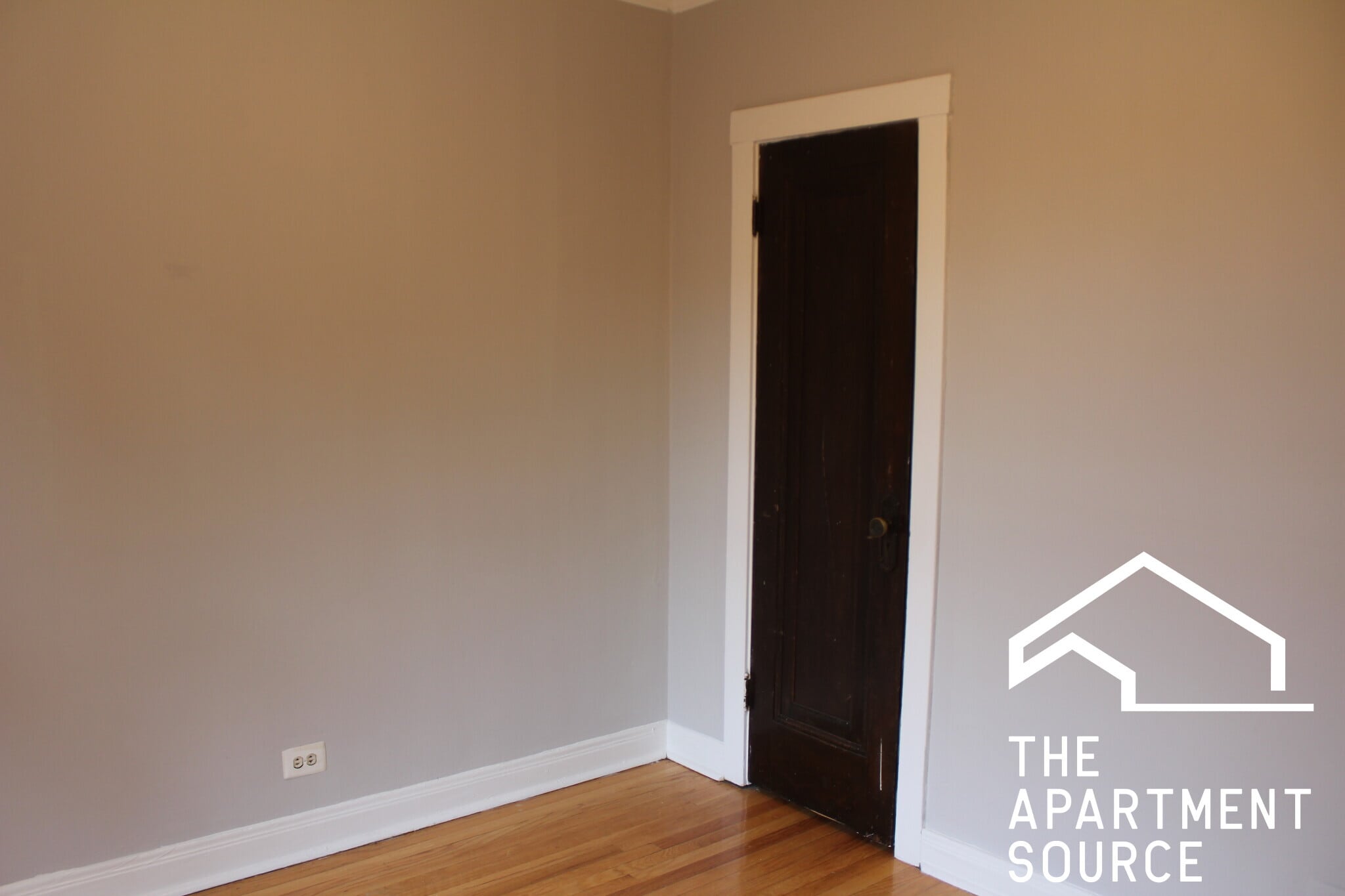 Building Photo - 3005 N Racine Ave