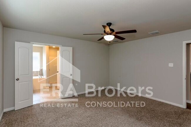 Building Photo - 2072 Dade Loop