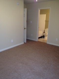 Building Photo - 3 BDRM TOWNHOUSE AVAILABLE FEBRUARY OR AUG...