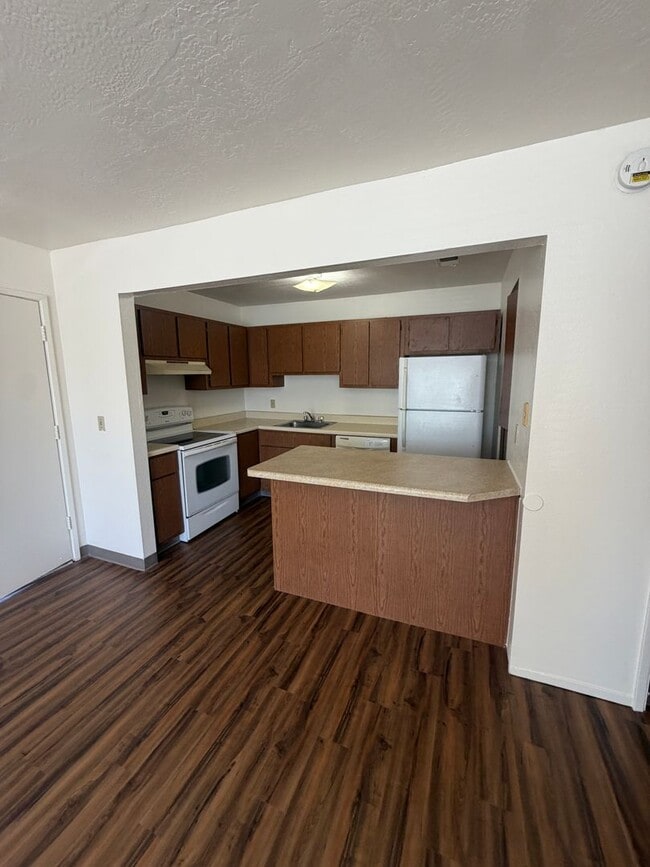 Building Photo - WALK TO NAU! 1 Bedroom Condo at University Meadows - $1525.00!
