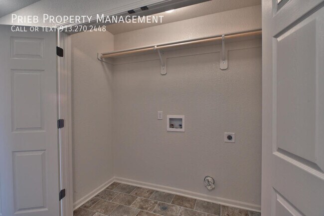 Building Photo - Delaware Ridge Duplex - Available April 14th