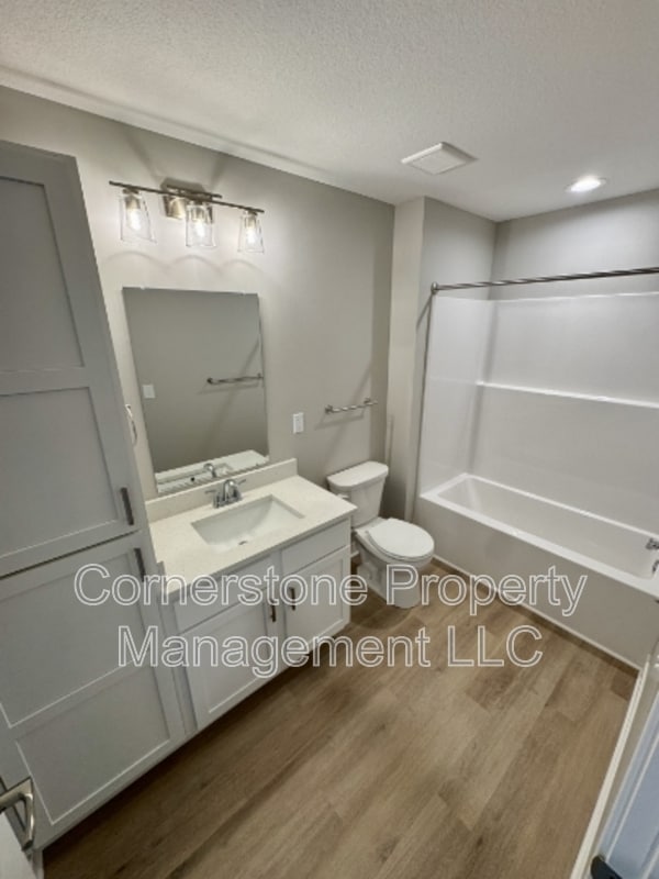 Building Photo - 8377 Valley Spring Dr