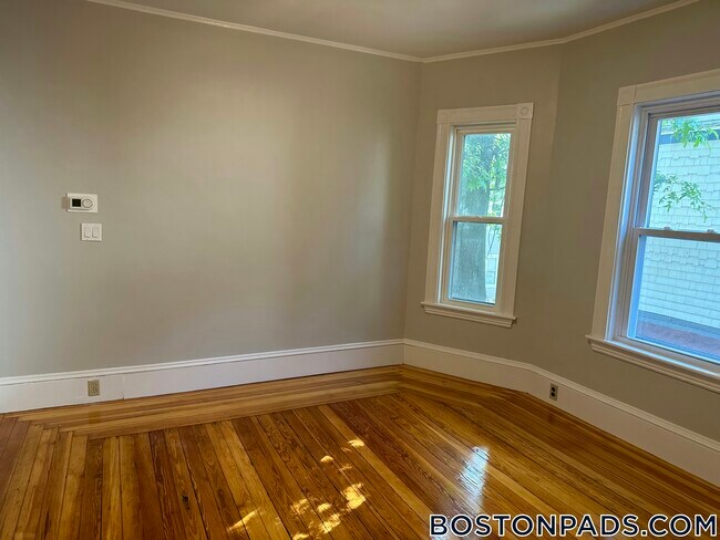 Building Photo - 57 Hawthorne St