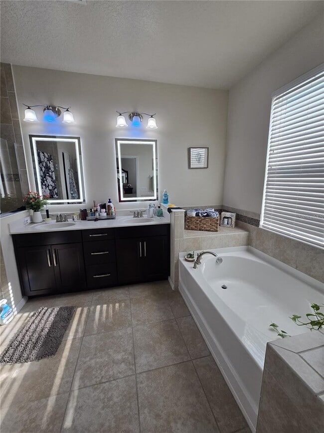 Building Photo - 2874 Sera Bella Way