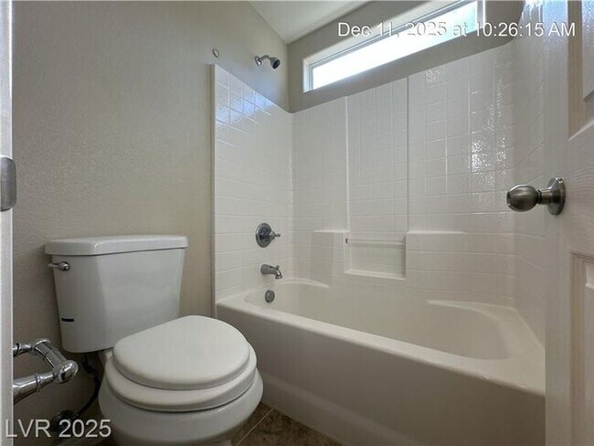 Building Photo - WONDERFUL 2-STORY HOME IN THE SW!