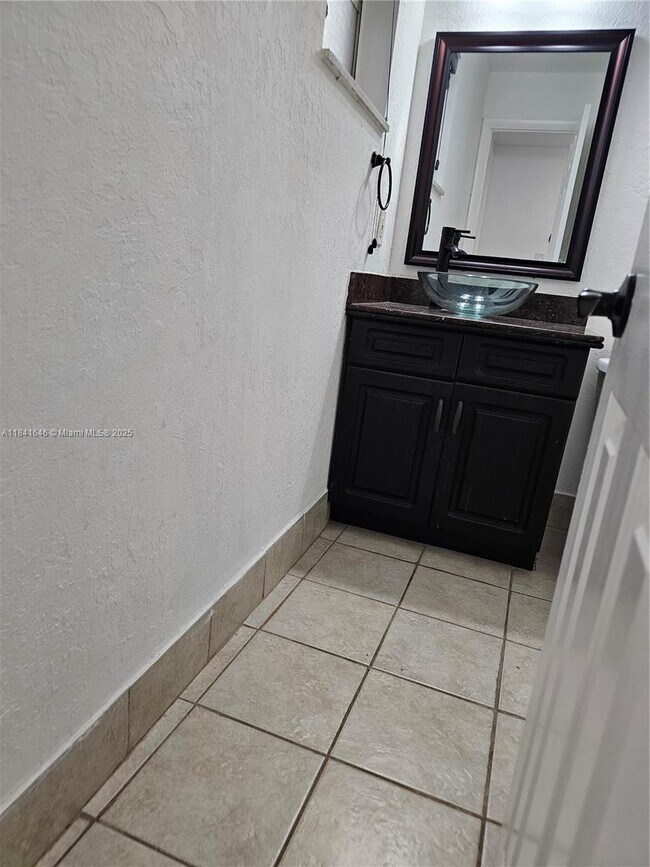 Building Photo - 2510 SW 81st Ave