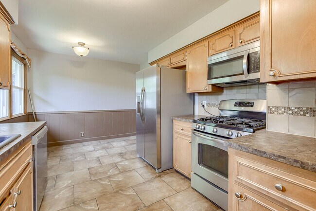Building Photo - Updated 3 Bedroom With Finished Lower Leve...