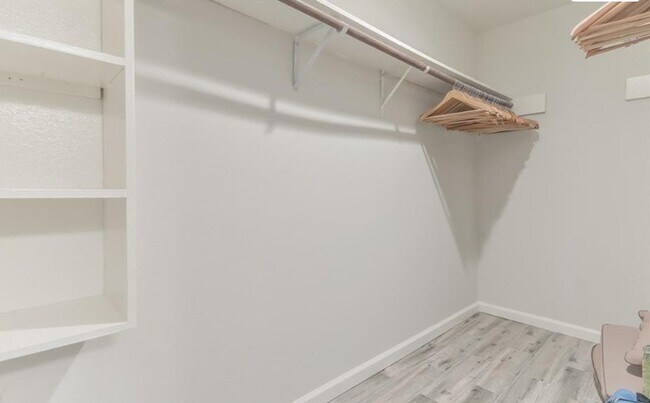 Building Photo - 10555 Turtlewood Ct