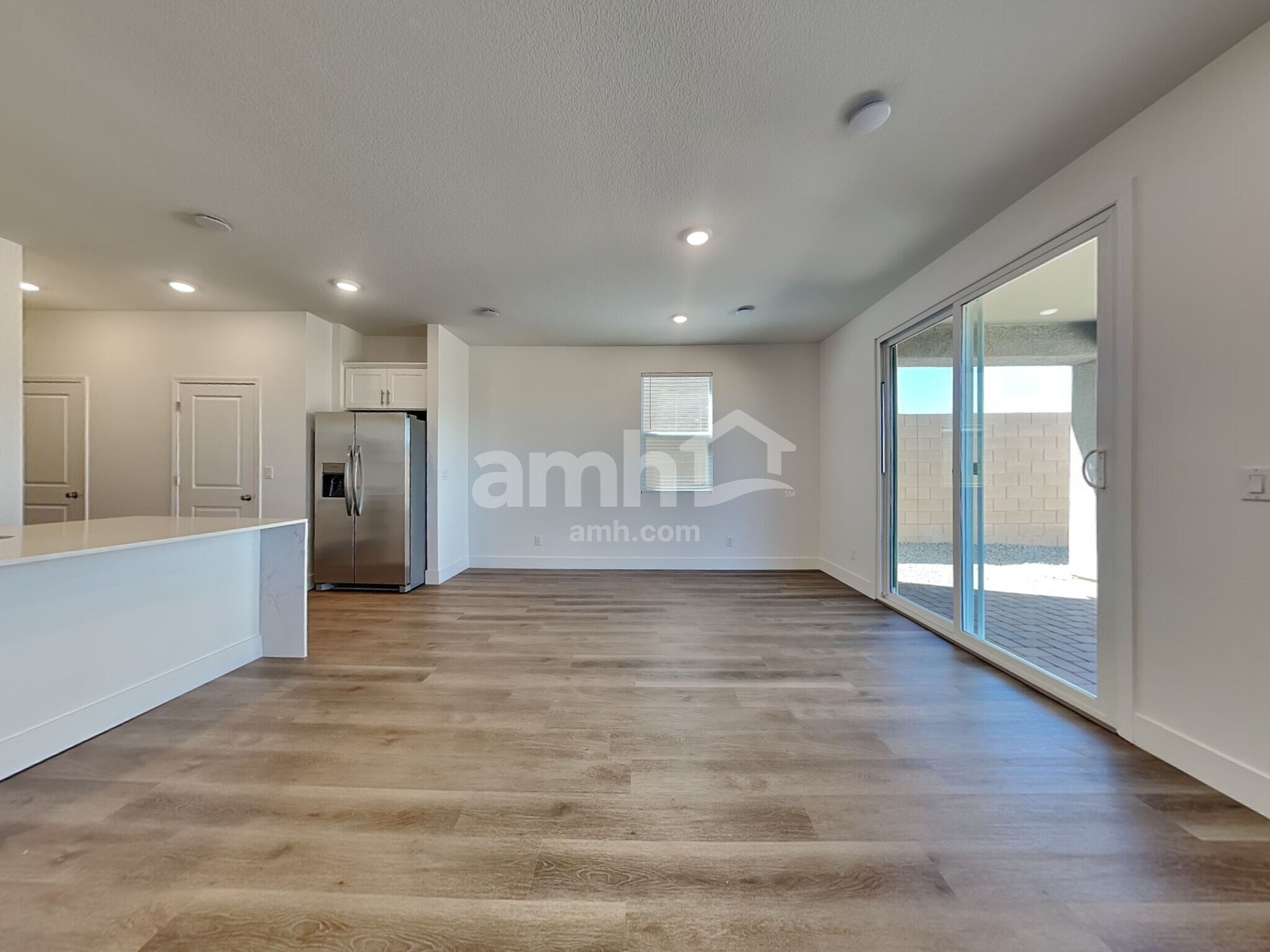 Building Photo - 11141 Magallanes St