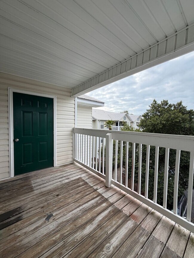 Building Photo - Newly Upgraded and Spacious 2B/2B Unfurnished Condo near Beach in Destin!