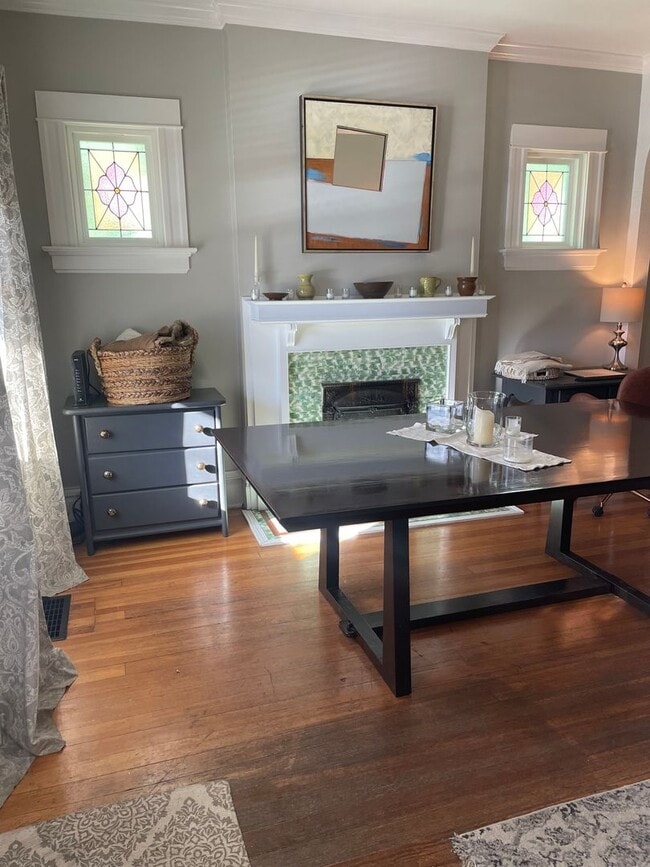 Building Photo - Charming duplex available in Cherry Creek North, one of Denver’s most sought-after neighborhoods!