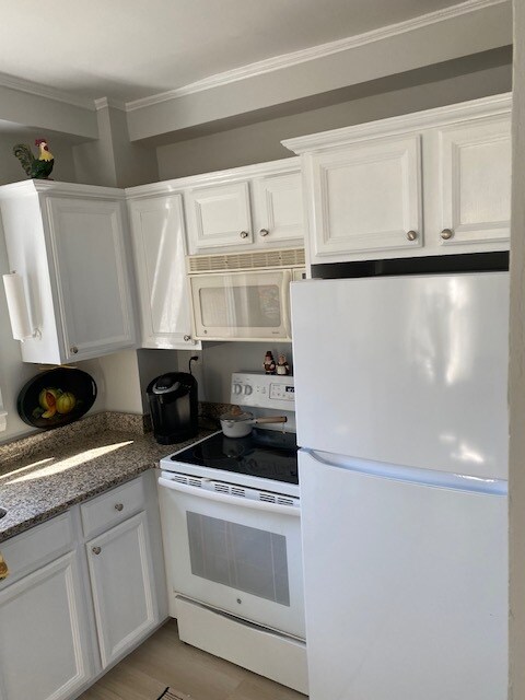 Building Photo - 264 Washington St