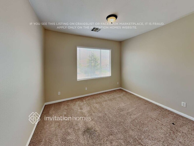 Building Photo - 915 Golden Poppy St