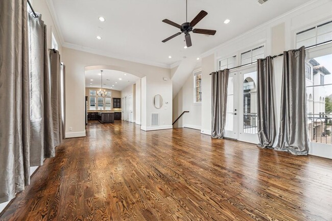 Building Photo - 3917 Gramercy St
