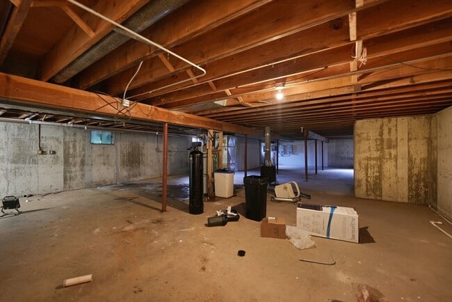 Building Photo - 11110 Highland Dr