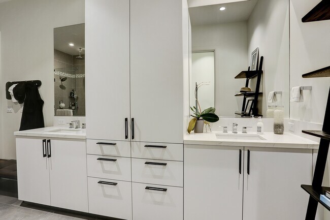 Building Photo - 4521 San Felipe St