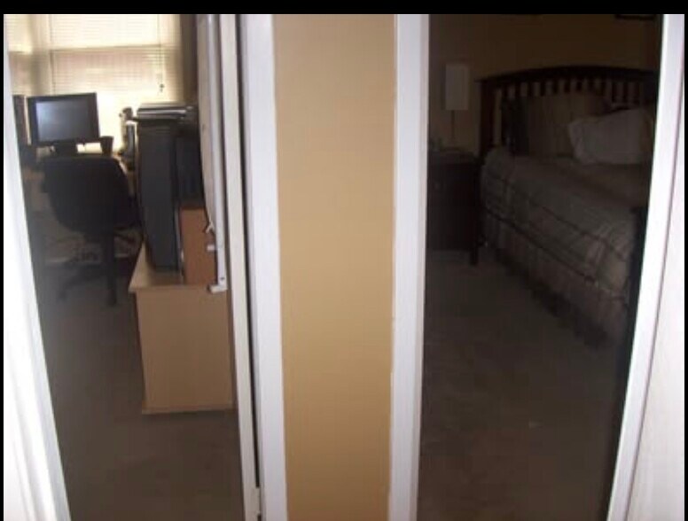 Building Photo - 1950 Hancock Dr