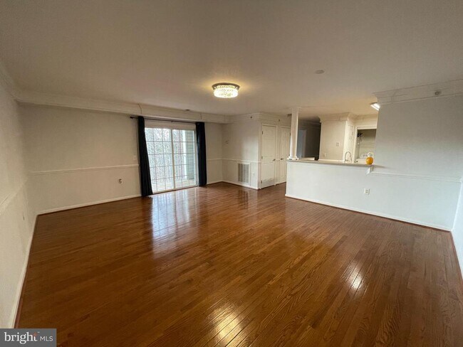 Building Photo - 501 Garrison Woods Dr