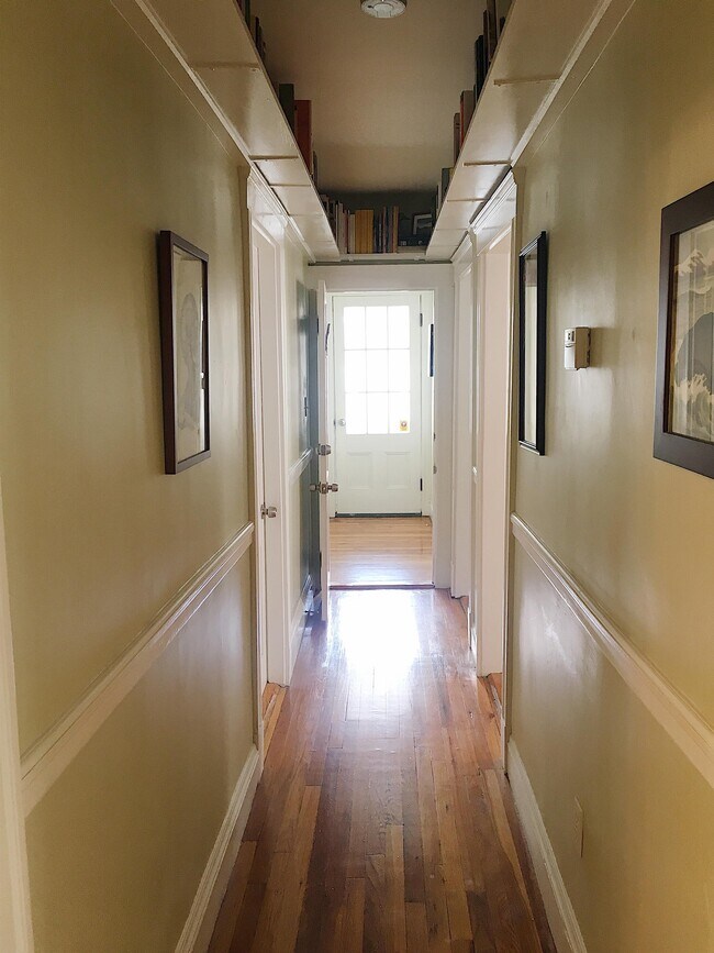 Building Photo - 52 Dimick St