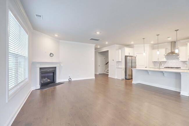 Building Photo - Cane Bay home available!