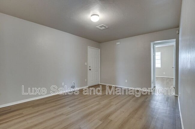 Building Photo - 1005 SW 63rd St