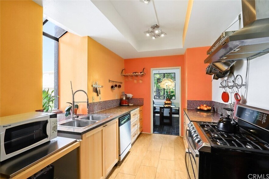 Building Photo - 330 Cordova St