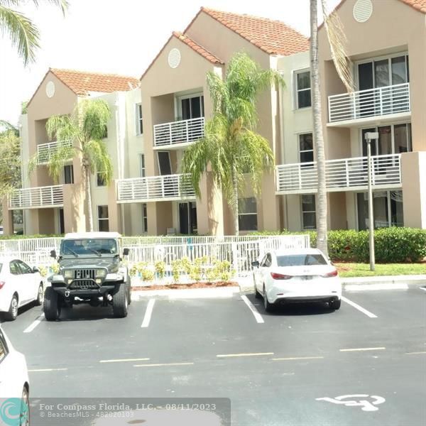 Building Photo - 2731 Ocean Club Blvd
