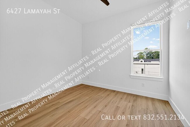Building Photo - 6427 Lamayah St