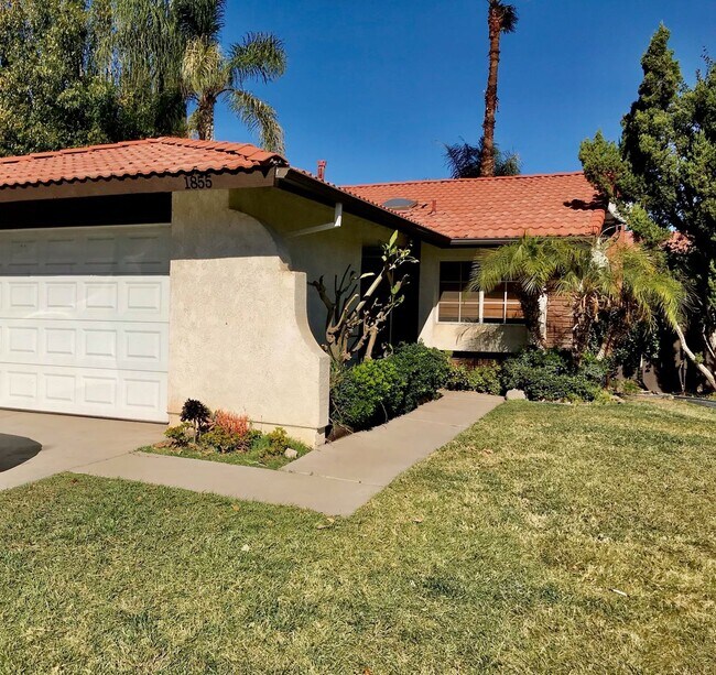 Building Photo - Colton Home in Cooley Ranch w/ Gardener Included