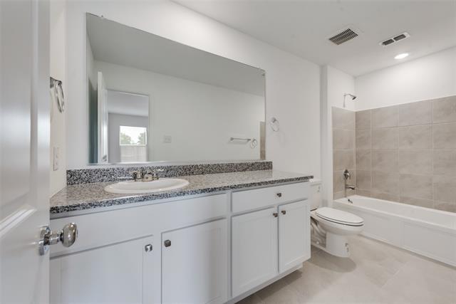 Building Photo - 7813 Thornton Dr