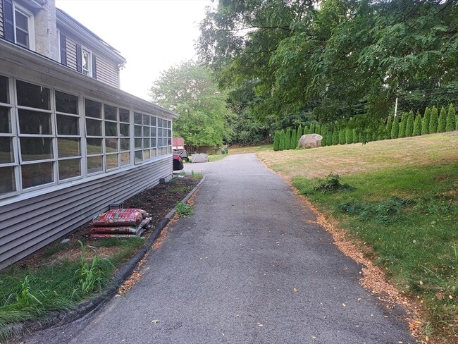 Building Photo - 1602 Mammoth Rd