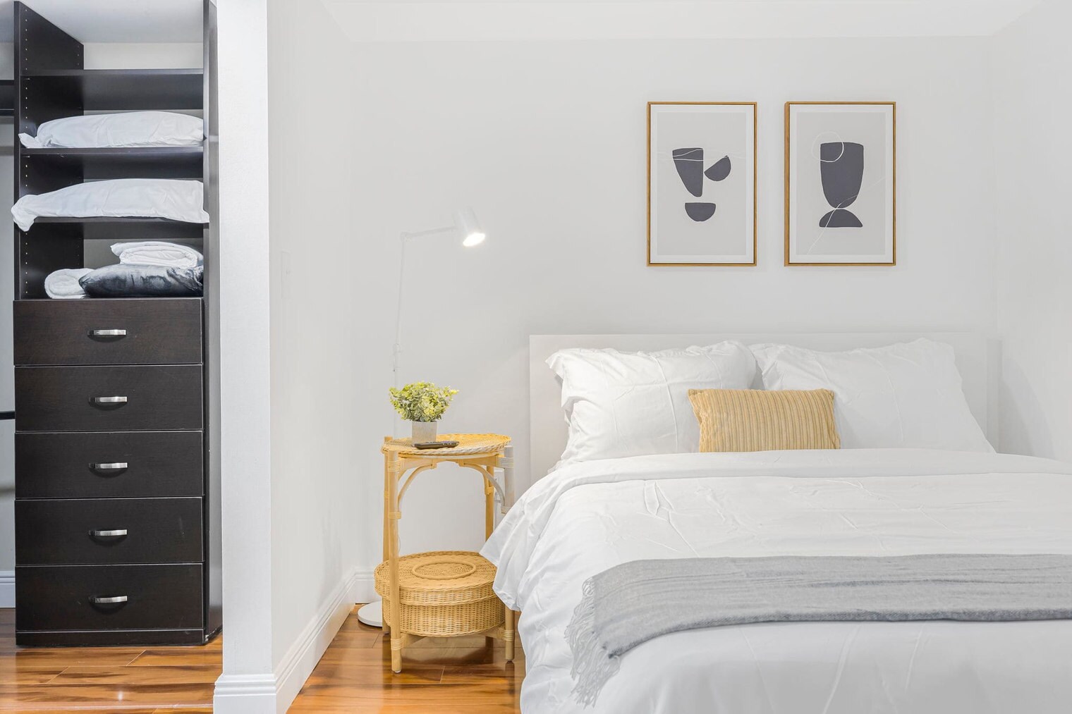 Building Photo - 1 SE 12th St