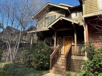 Building Photo - Beautiful 2 Bed/2.5 Bath Townhome on Bend's Westside - Shevlin Park Road