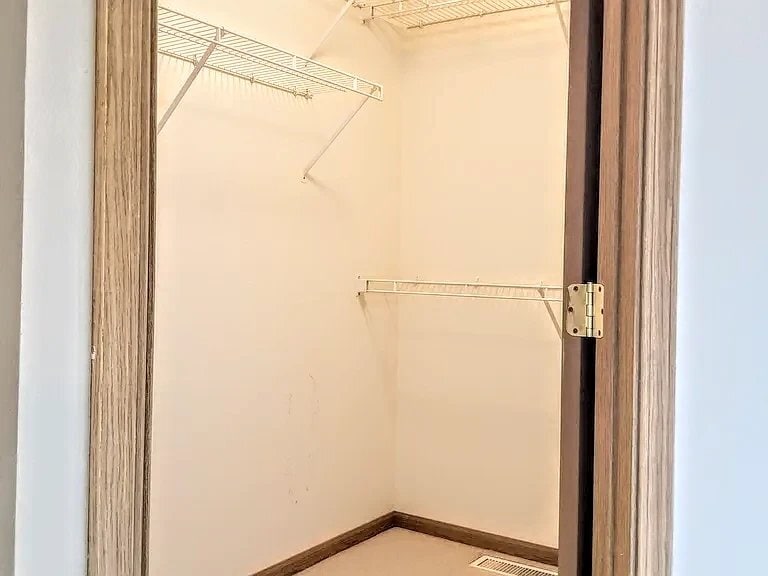 Building Photo - 18 Bridgewater Trail