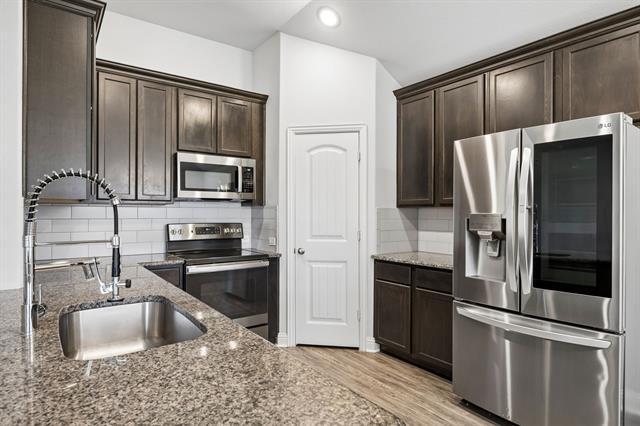 Building Photo - 1401 Black Oak Dr