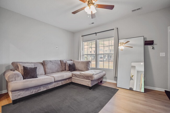 Building Photo - 305 N Division St