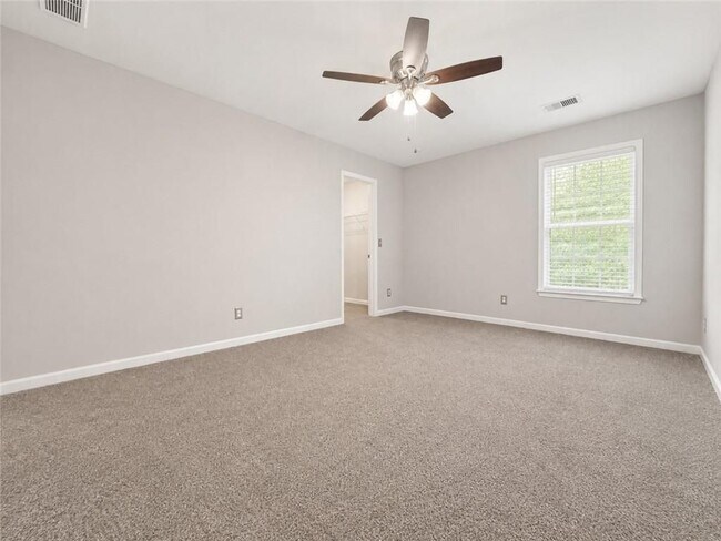 Building Photo - 1707 Hidden Pond Cir