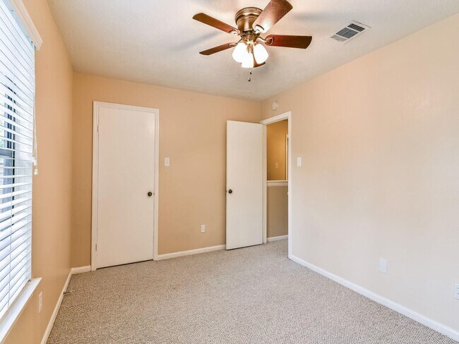 Building Photo - 14819 Cobre Valley Dr