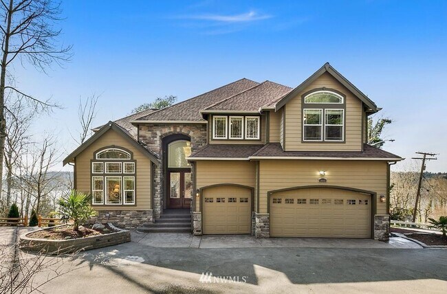 Building Photo - Beautiful Lower-Level Home in Bellevue