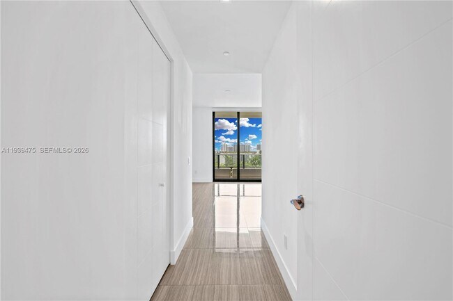 Building Photo - 2960 NE 207th St