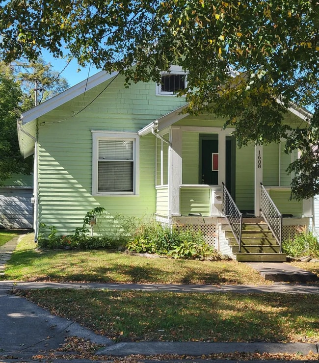 Primary Photo - 1608 Kent St
