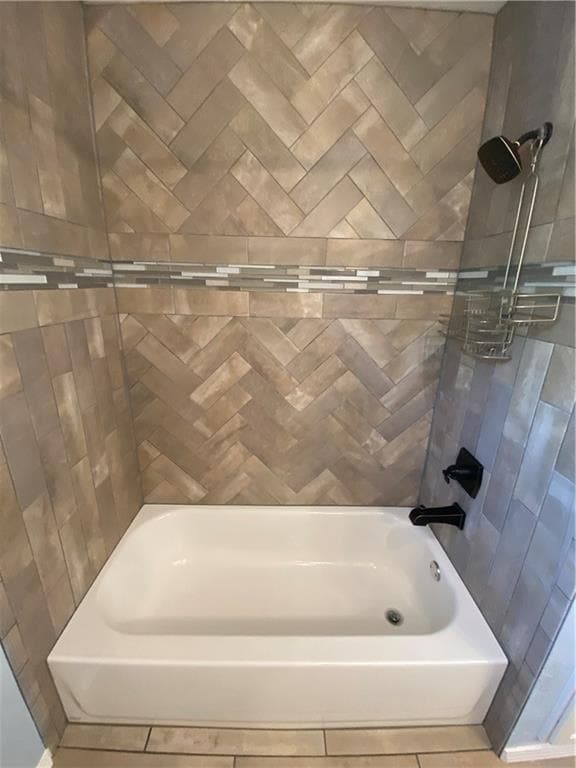 Guest Bathroom Tub/Shower - 513 Idaho St