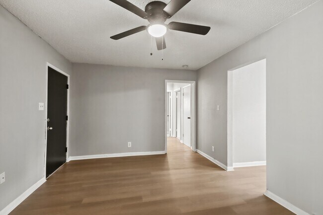 Building Photo - 7306 Parker Rd