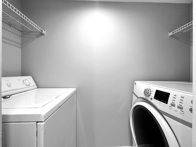 Building Photo - 166 Lake Arbor Dr