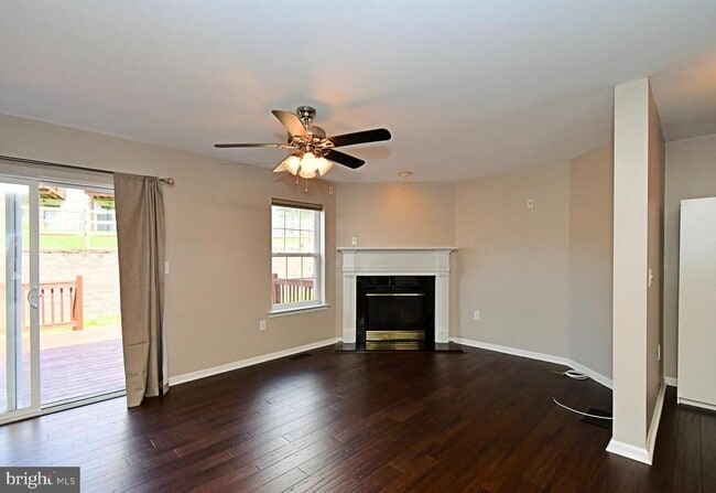 Building Photo - 1055 Balley Dr