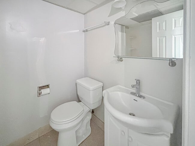 Building Photo - 5156 W 63rd Pl