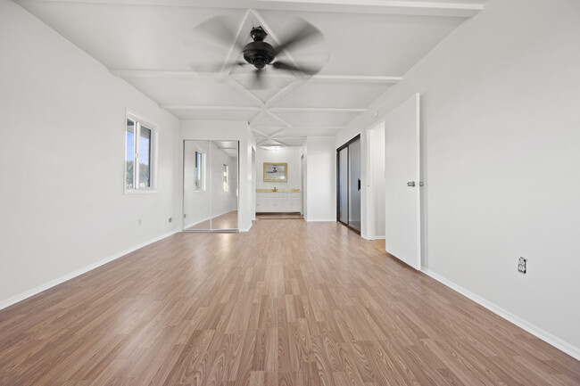 Building Photo - 13205 Casimir Ave