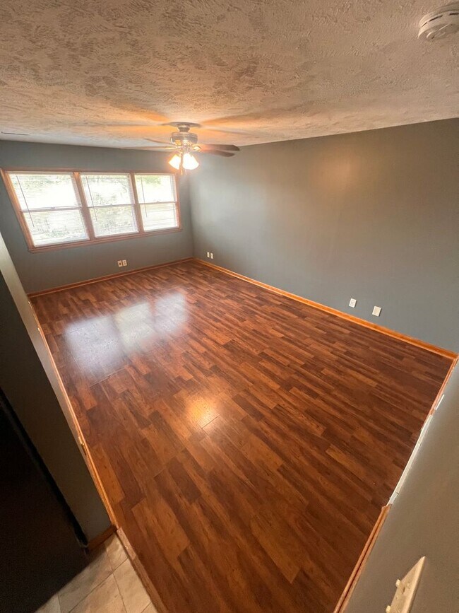 Building Photo - 1112 Plum St