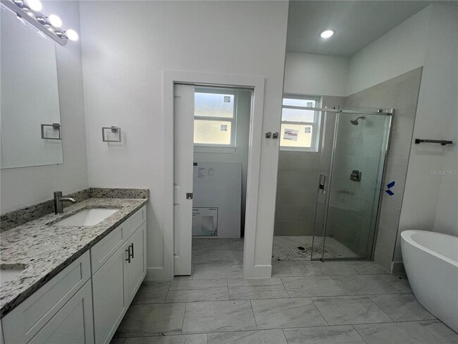 Building Photo - 187 Sesame Rd E