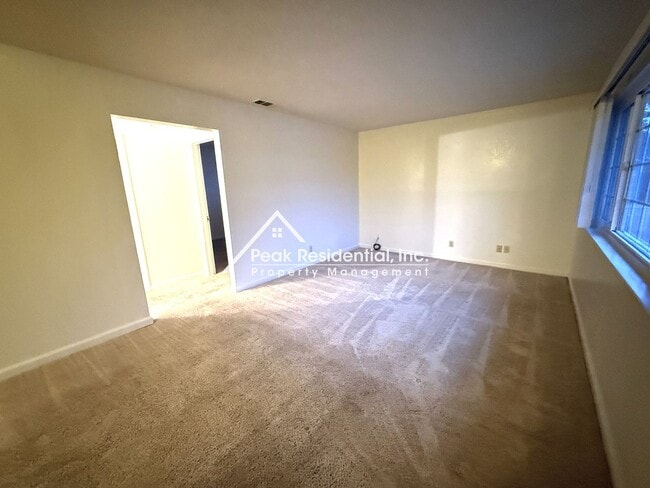 Building Photo - Wonderful 2bd/1ba Wheatland Duplex!